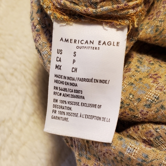 American Eagle Floral V-neck Sleeveless Romper - Picture 10 of 10